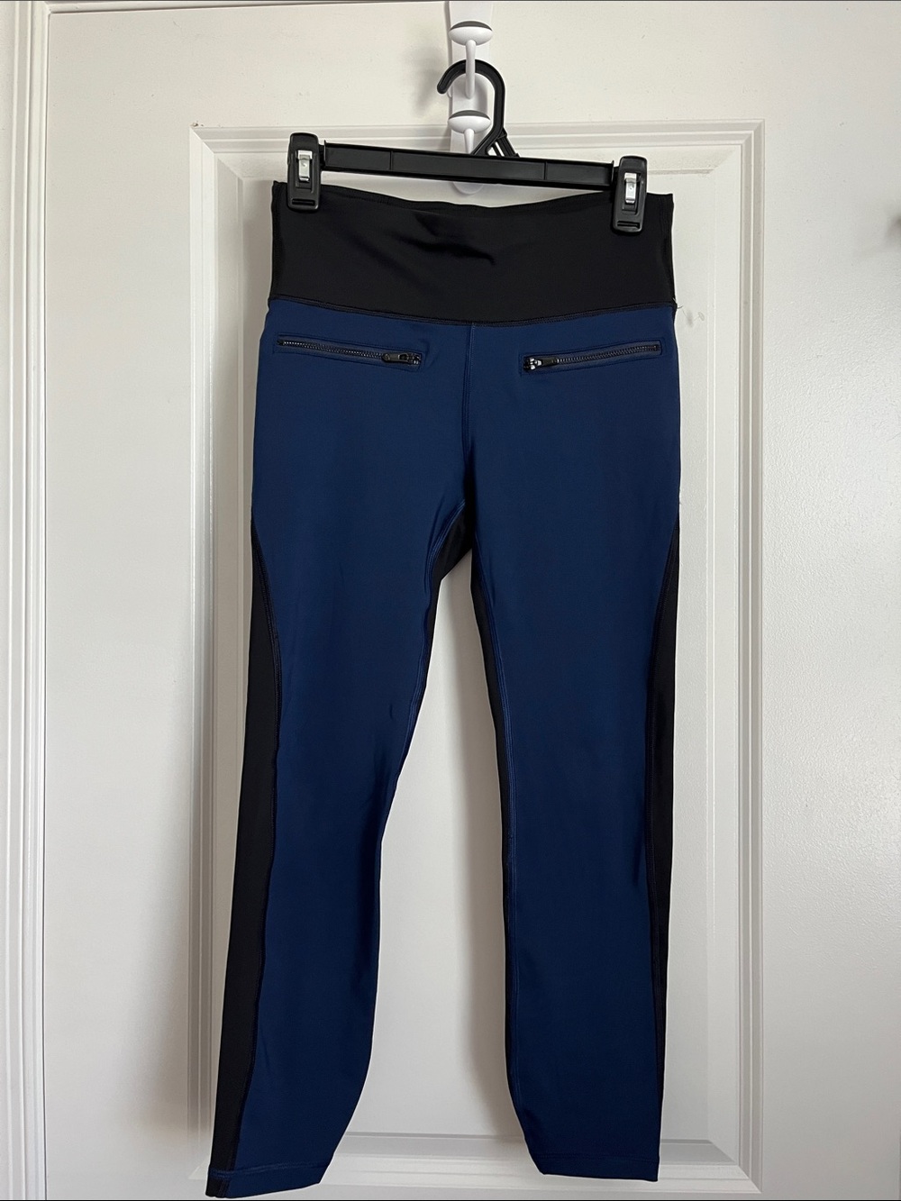 GAP Navy Blue Leggings with Black Waistband and Side Panels